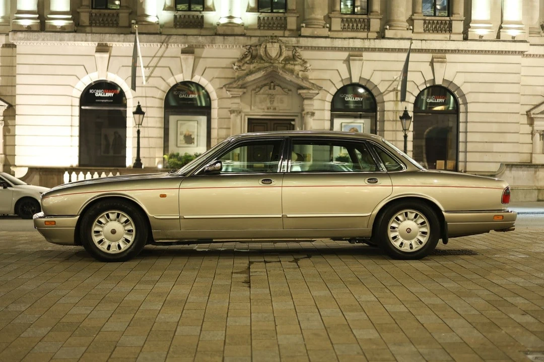 1995 Daimler - Image 13 of 30
