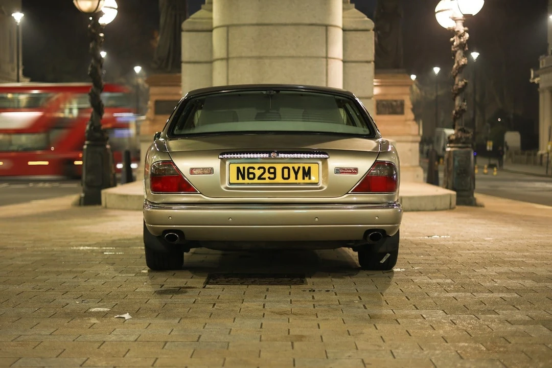 1995 Daimler - Image 10 of 30