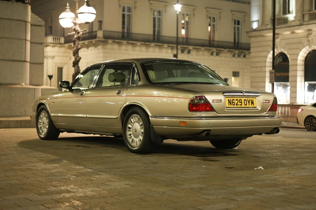 1995 Daimler - Image 12 of 30