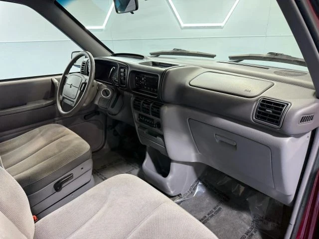 1995 Dodge Caravan - Image 17 of 21