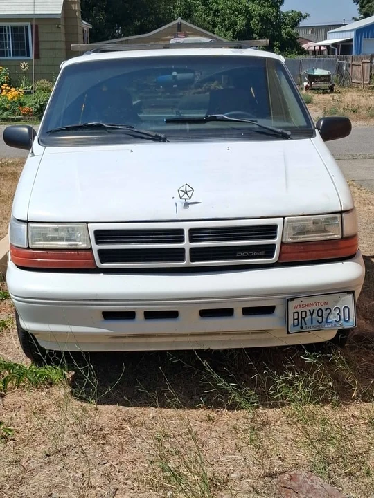 1995 Dodge Caravan - Image 2 of 14
