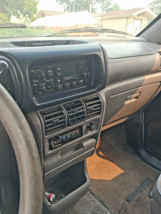1995 Dodge Caravan - Image 8 of 14