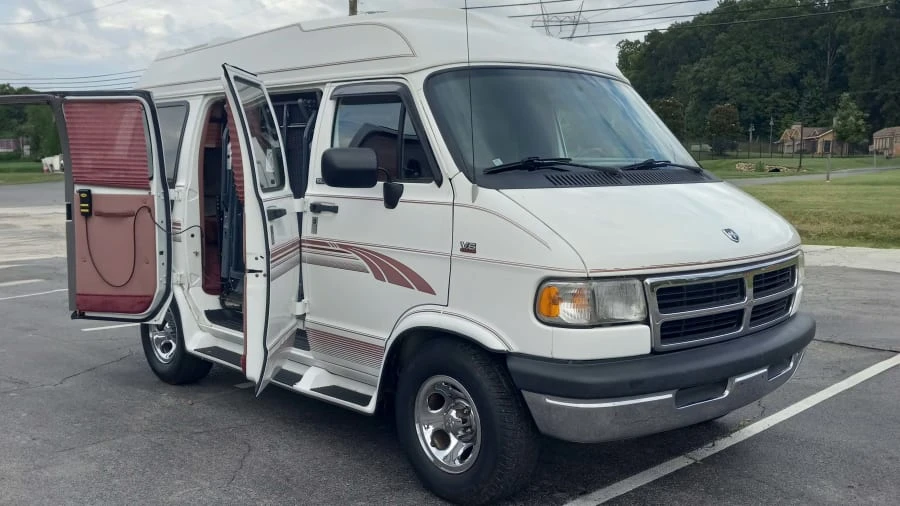 1995 Dodge Ram Van - Image 2 of 8