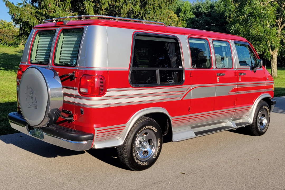 1995 Dodge Ram Van - Image 12 of 31