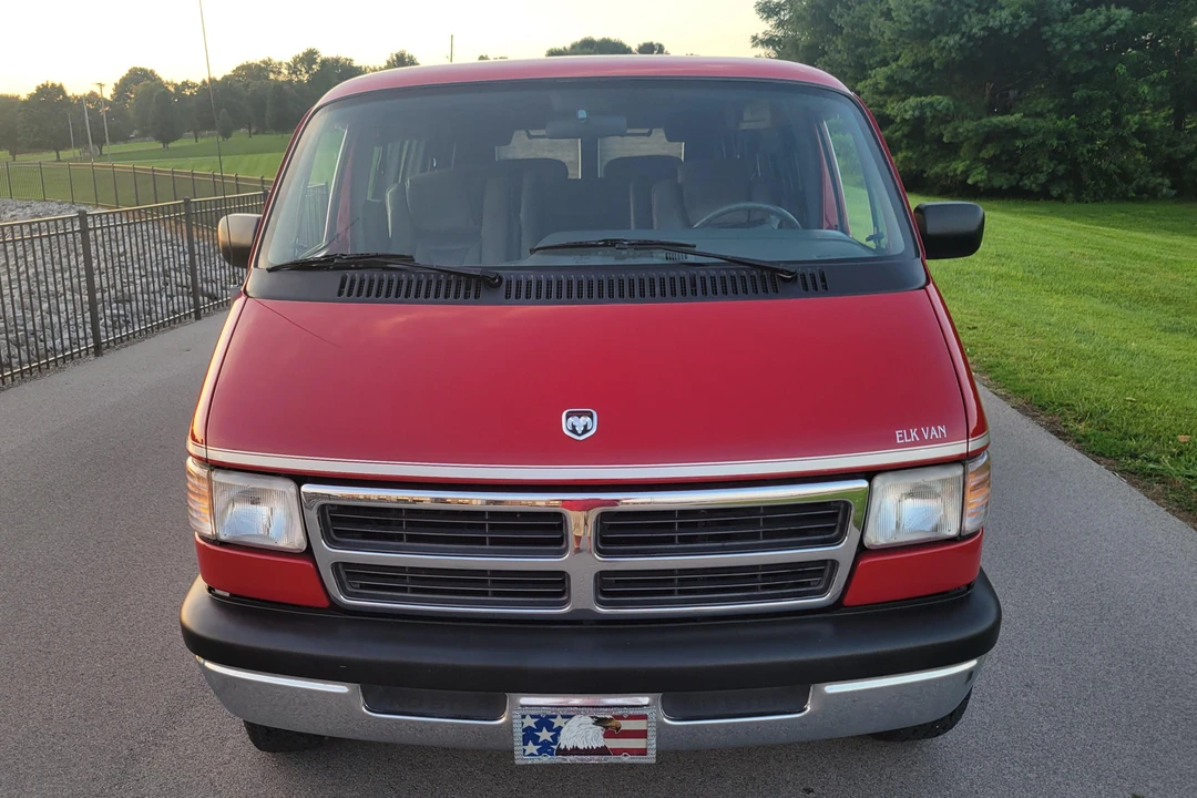 1995 Dodge Ram Van - Image 2 of 31