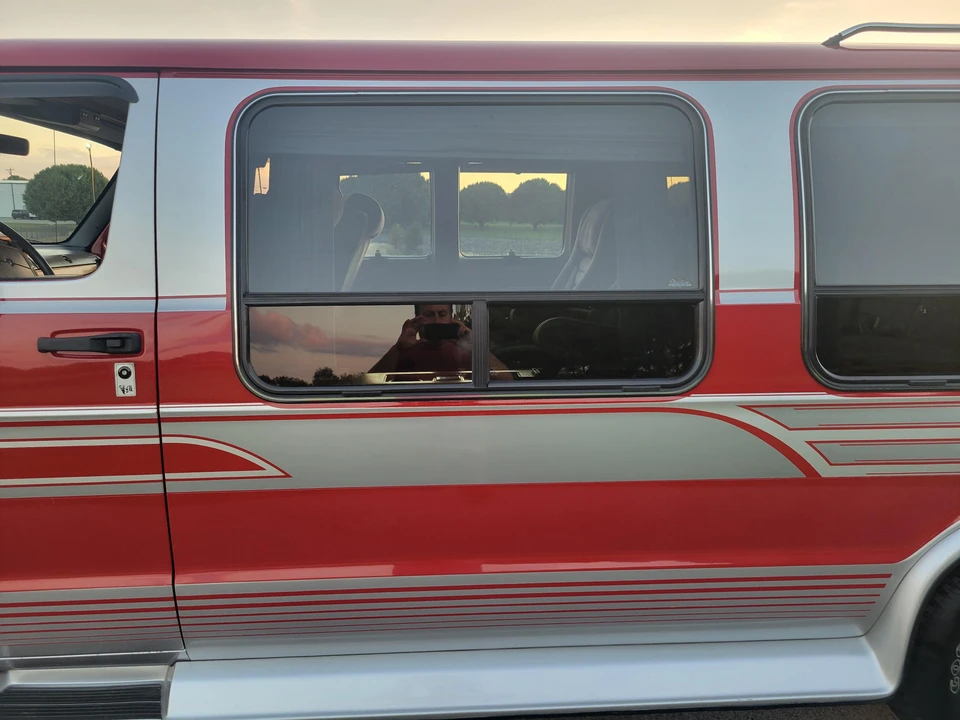 1995 Dodge Ram Van - Image 23 of 31
