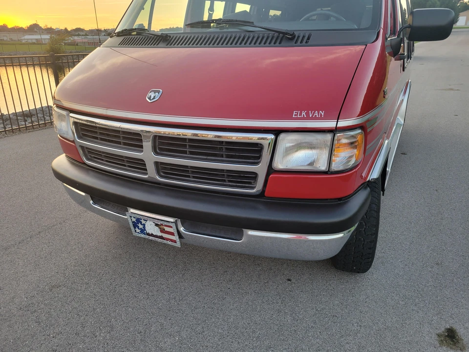 1995 Dodge Ram Van - Image 18 of 31