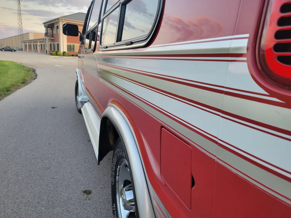 1995 Dodge Ram Van - Image 26 of 31