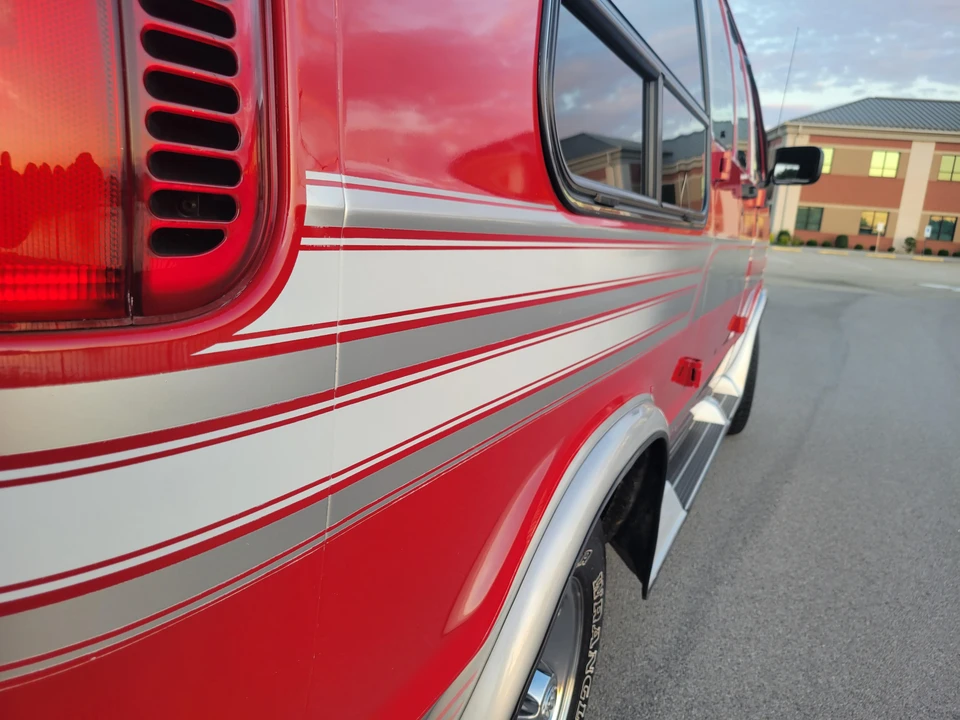 1995 Dodge Ram Van - Image 30 of 31