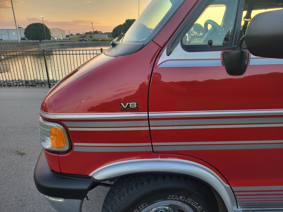 1995 Dodge Ram Van - Image 20 of 31
