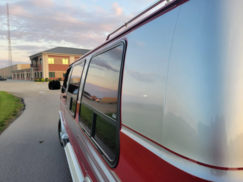 1995 Dodge Ram Van - Image 25 of 31