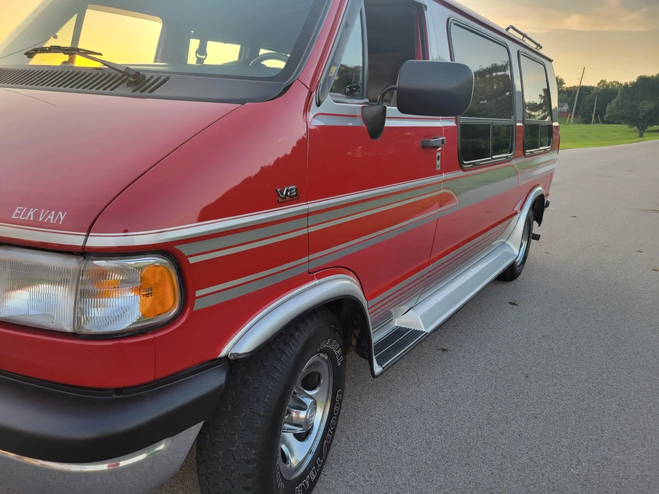 1995 Dodge Ram Van - Image 19 of 31