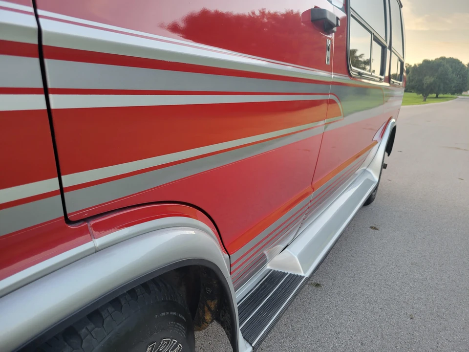 1995 Dodge Ram Van - Image 22 of 31