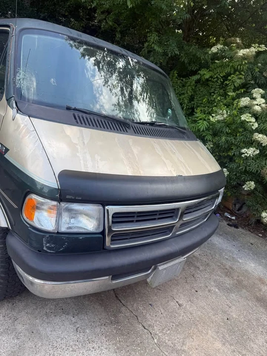 1995 Dodge Ram Van - Image 2 of 11