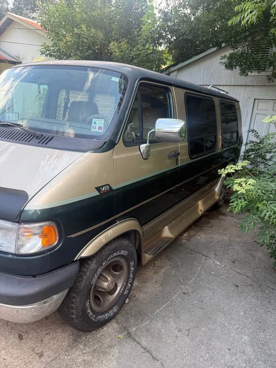 1995 Dodge Ram Van - Image 3 of 11