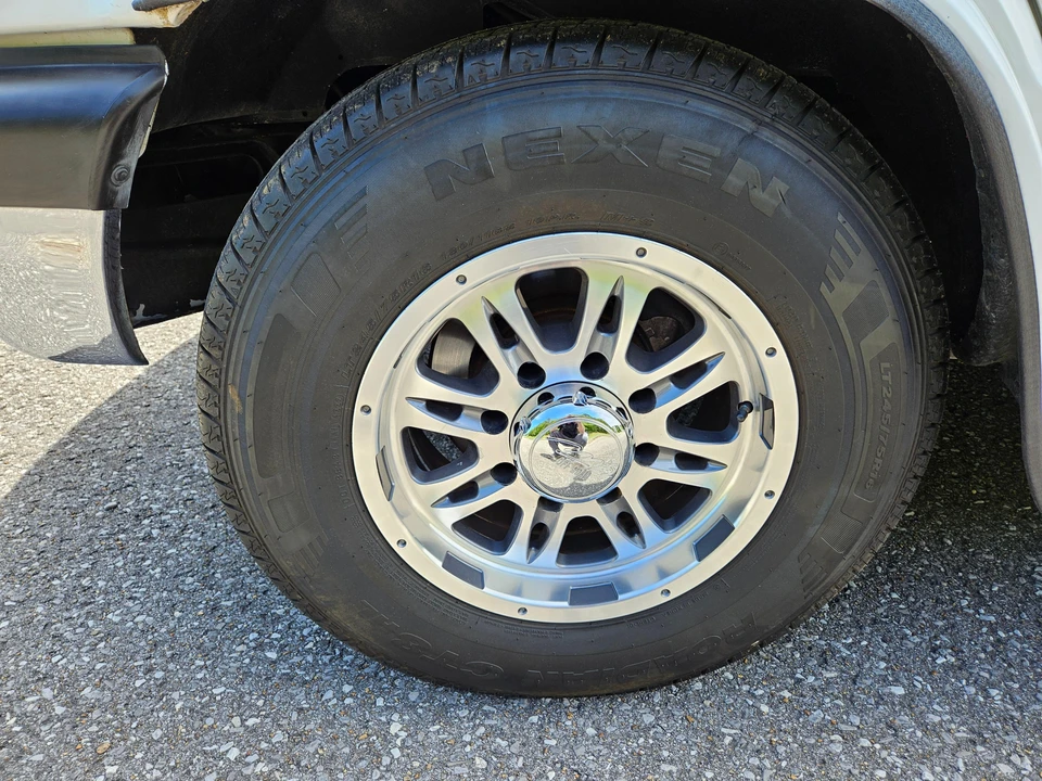 1995 Dodge Ram Van - Image 25 of 31