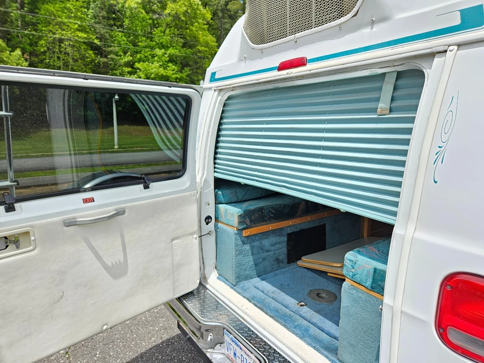 1995 Dodge Ram Van - Image 18 of 31