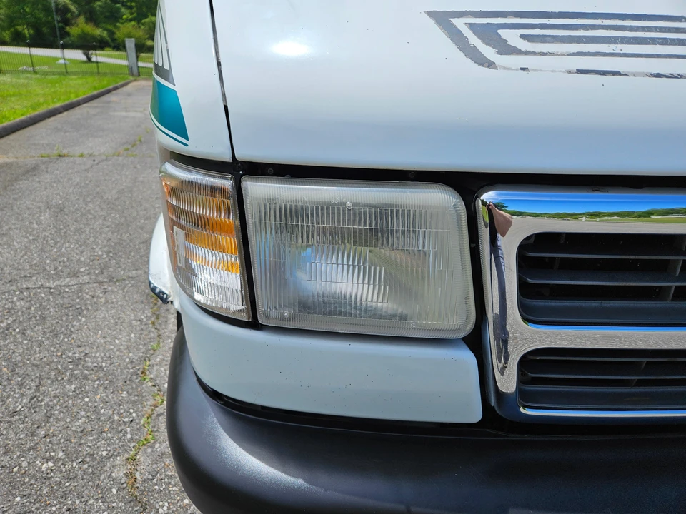 1995 Dodge Ram Van - Image 11 of 31