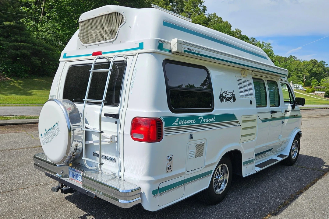 1995 Dodge Ram Van - Image 4 of 31