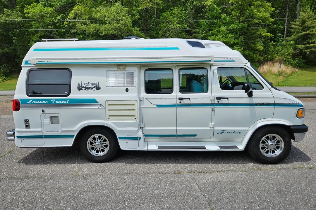 1995 Dodge Ram Van - Image 3 of 31