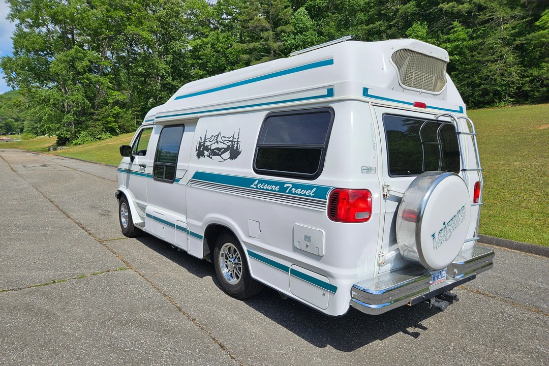 1995 Dodge Ram Van - Image 8 of 31