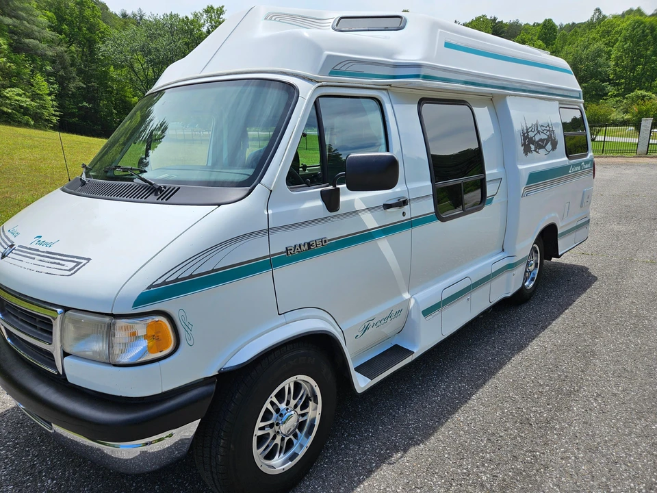 1995 Dodge Ram Van - Image 15 of 31