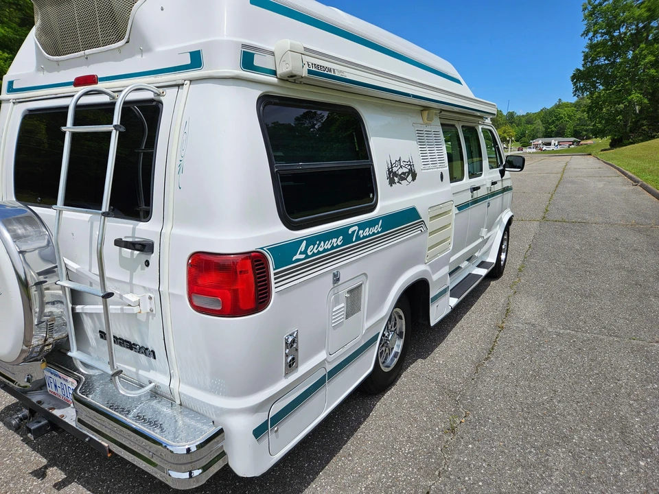 1995 Dodge Ram Van - Image 19 of 31