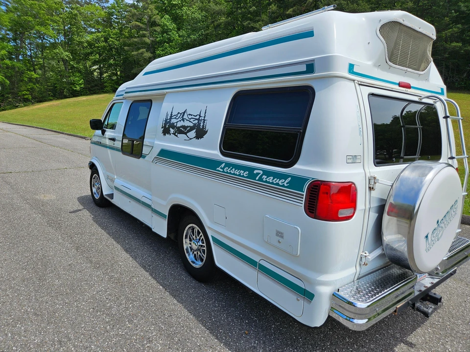1995 Dodge Ram Van - Image 17 of 31