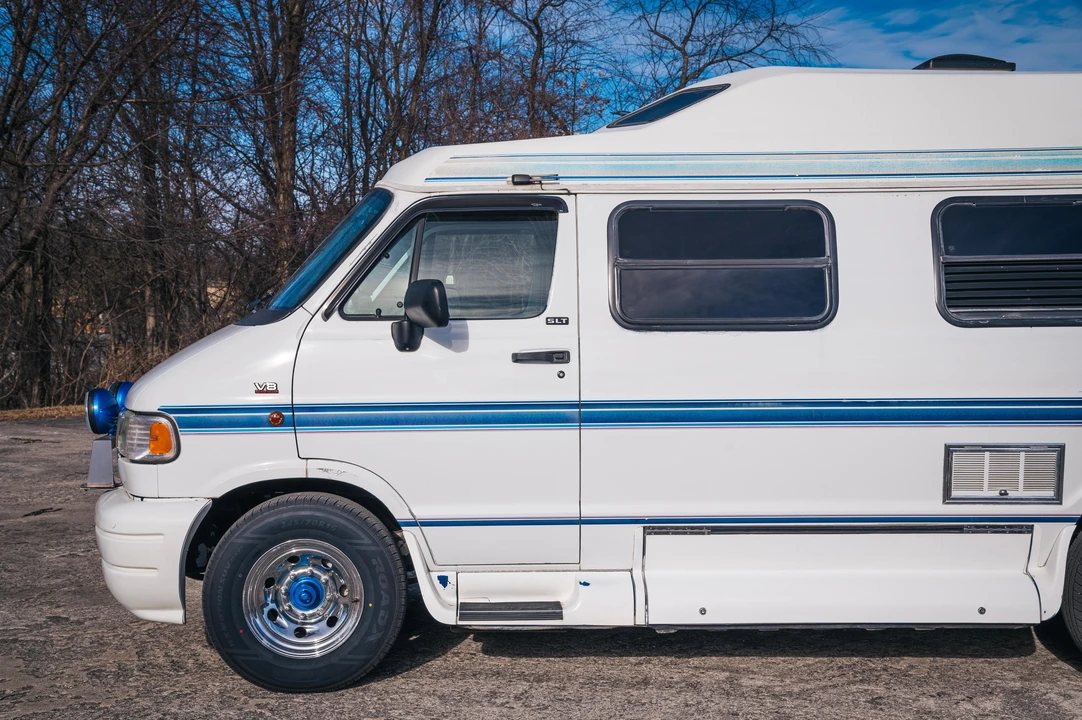 1995 Dodge Ram Van - Image 14 of 31