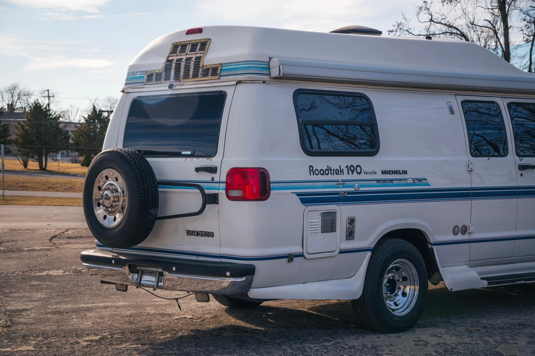 1995 Dodge Ram Van - Image 17 of 31