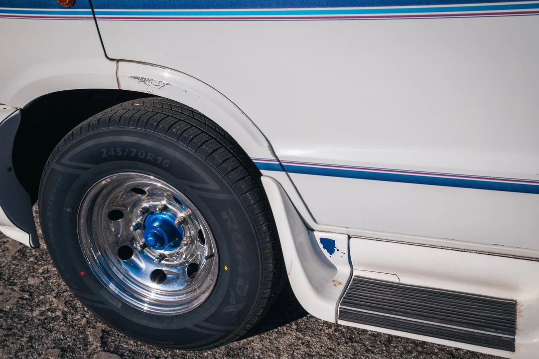 1995 Dodge Ram Van - Image 25 of 31