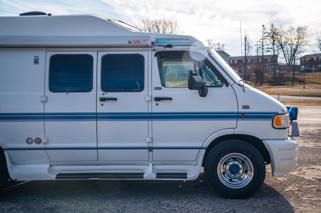 1995 Dodge Ram Van - Image 19 of 31