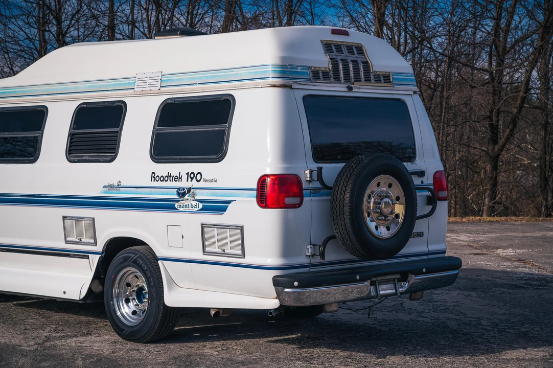 1995 Dodge Ram Van - Image 16 of 31