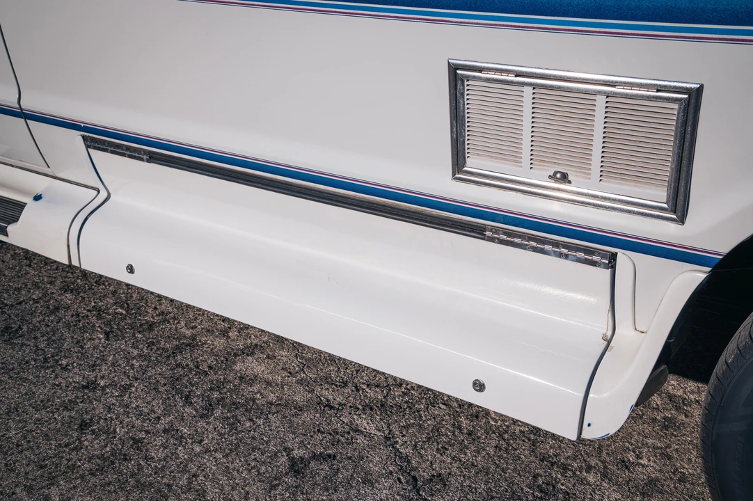 1995 Dodge Ram Van - Image 26 of 31