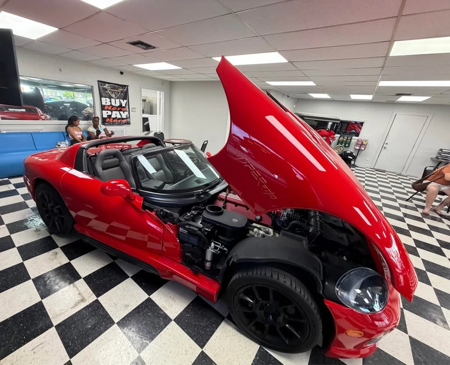 1995 Dodge Viper 1st Gen - Image 2 of 7