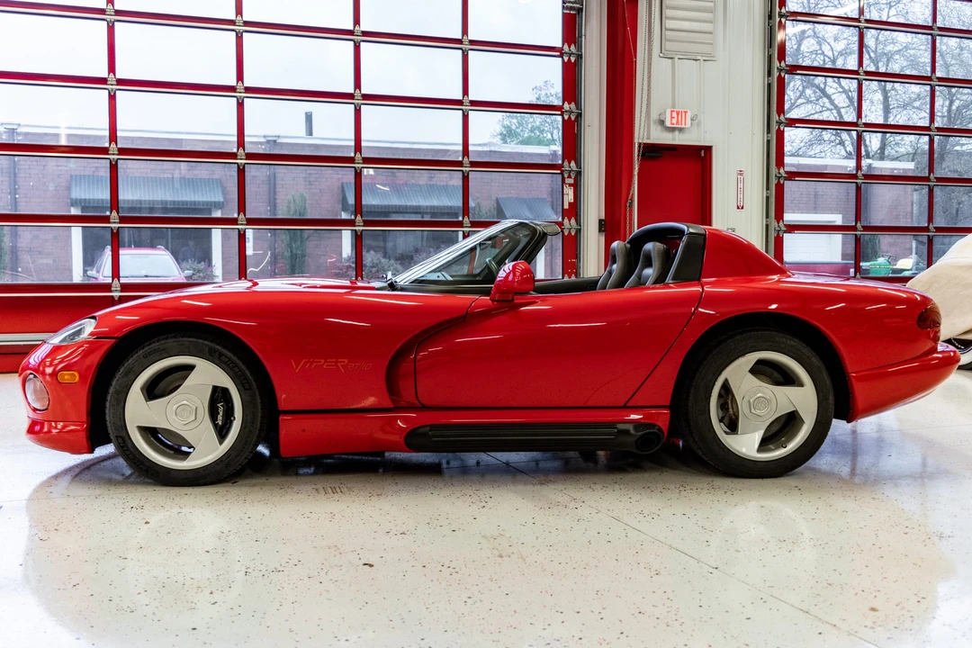 1995 Dodge Viper 1st Gen - Image 2 of 31