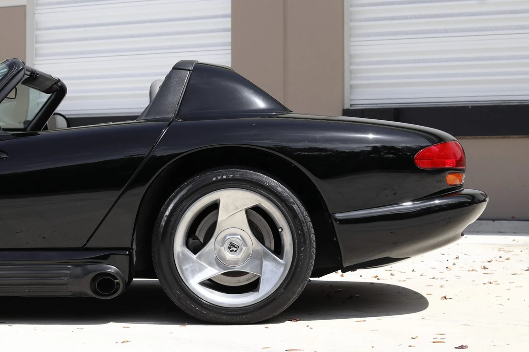1995 Dodge Viper 1st Gen - Image 13 of 31