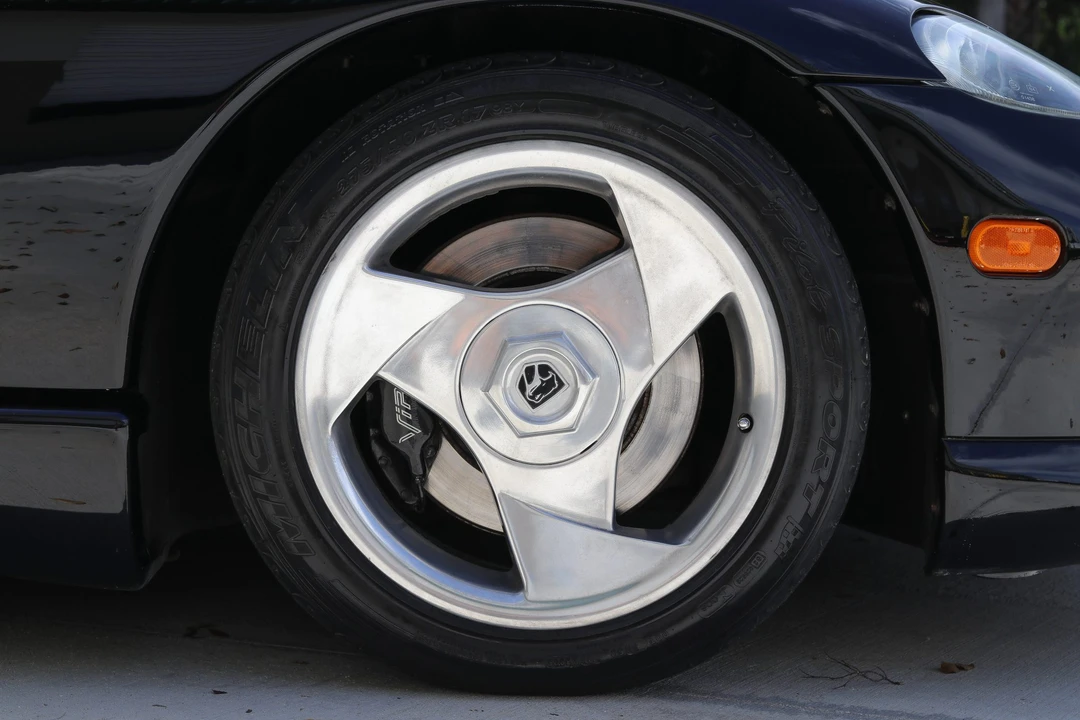 1995 Dodge Viper 1st Gen - Image 26 of 31