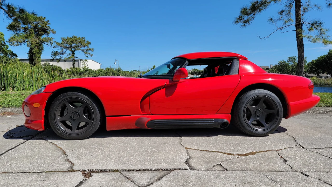 1995 Dodge Viper 1st Gen - Image 2 of 17