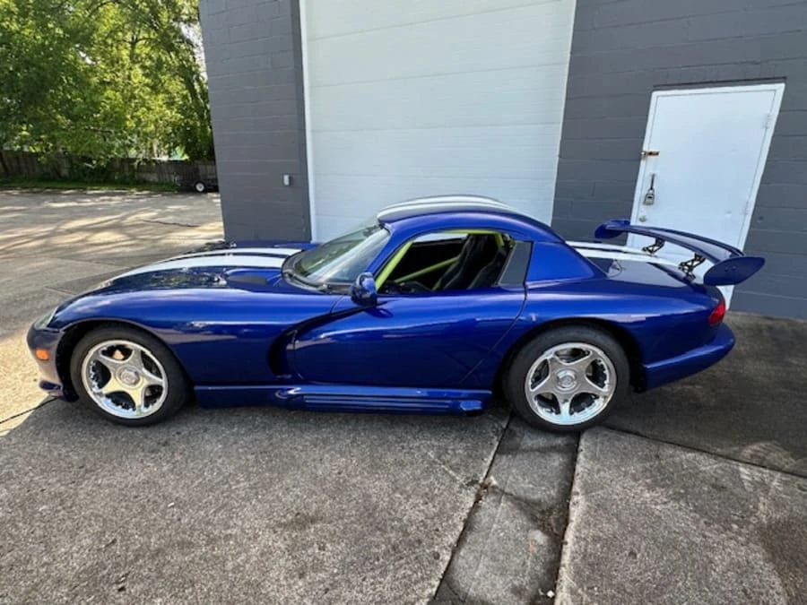 1995 Dodge Viper 1st Gen - Image 2 of 7