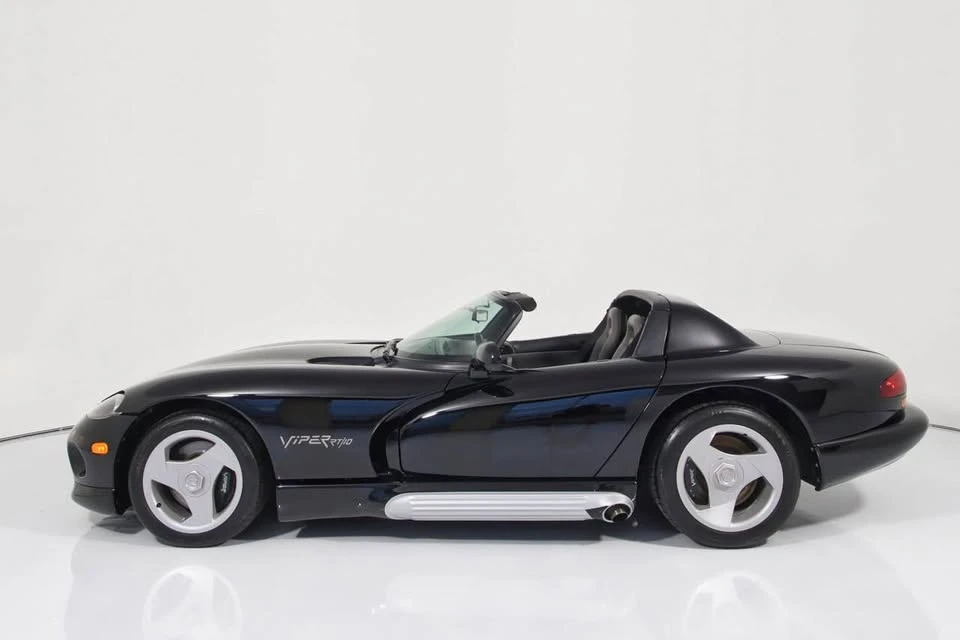 1995 Dodge Viper 1st Gen - Image 2 of 13