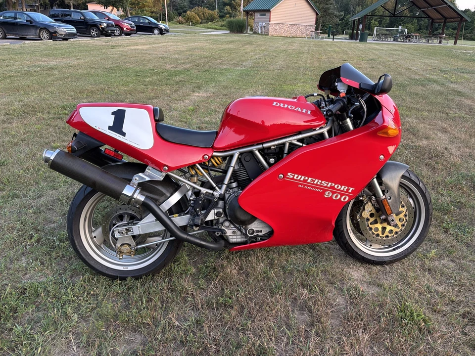 1995 Ducati 750 & 800 & 900 & 1000 - Image 2 of 31