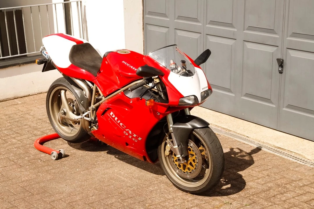 1995 Ducati 916 - Image 3 of 30
