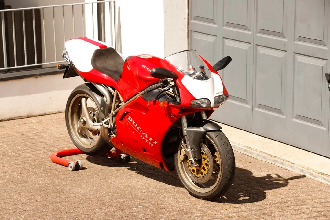 1995 Ducati 916 - Image 9 of 30