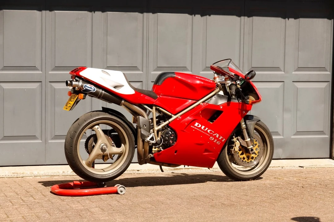 1995 Ducati 916 - Image 10 of 30