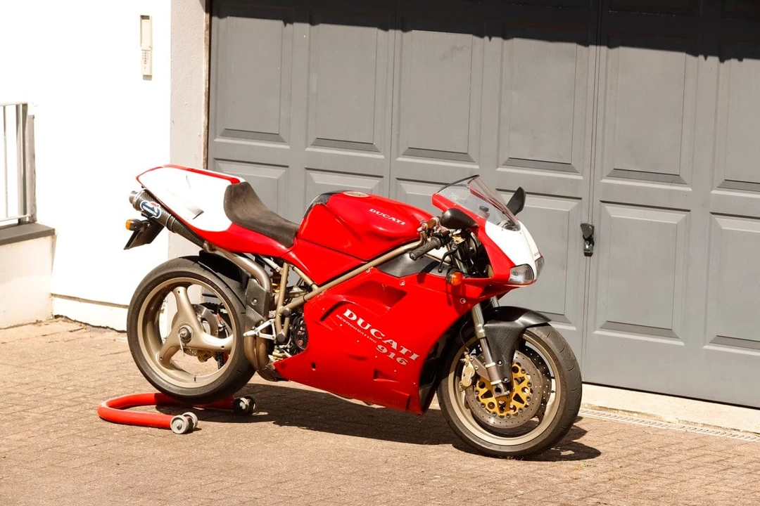 1995 Ducati 916 - Image 11 of 30