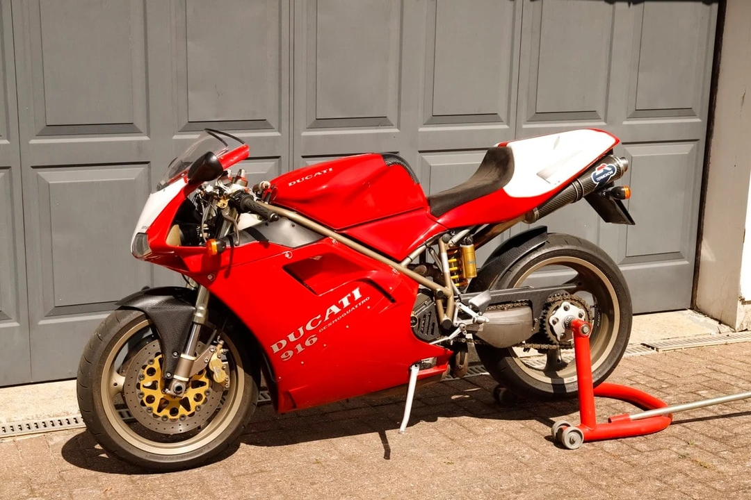 1995 Ducati 916 - Image 12 of 30