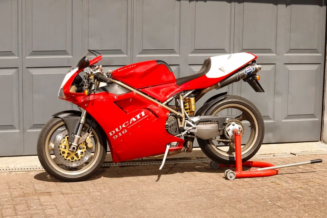 1995 Ducati 916 - Image 13 of 30