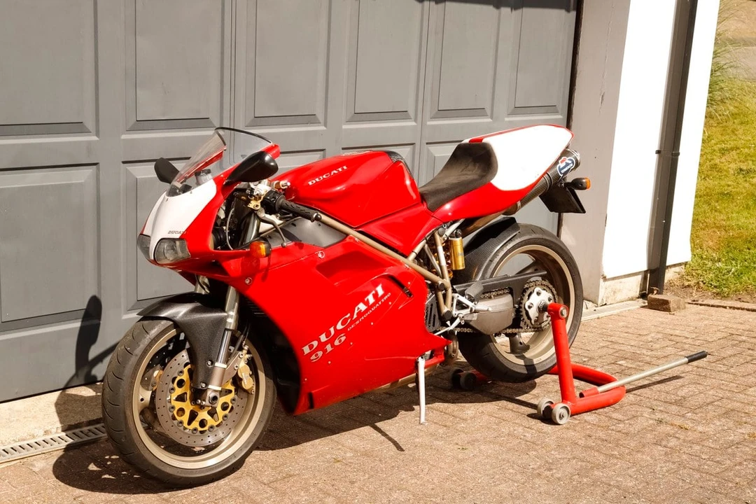 1995 Ducati 916 - Image 14 of 30