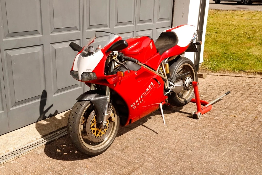 1995 Ducati 916 - Image 15 of 30